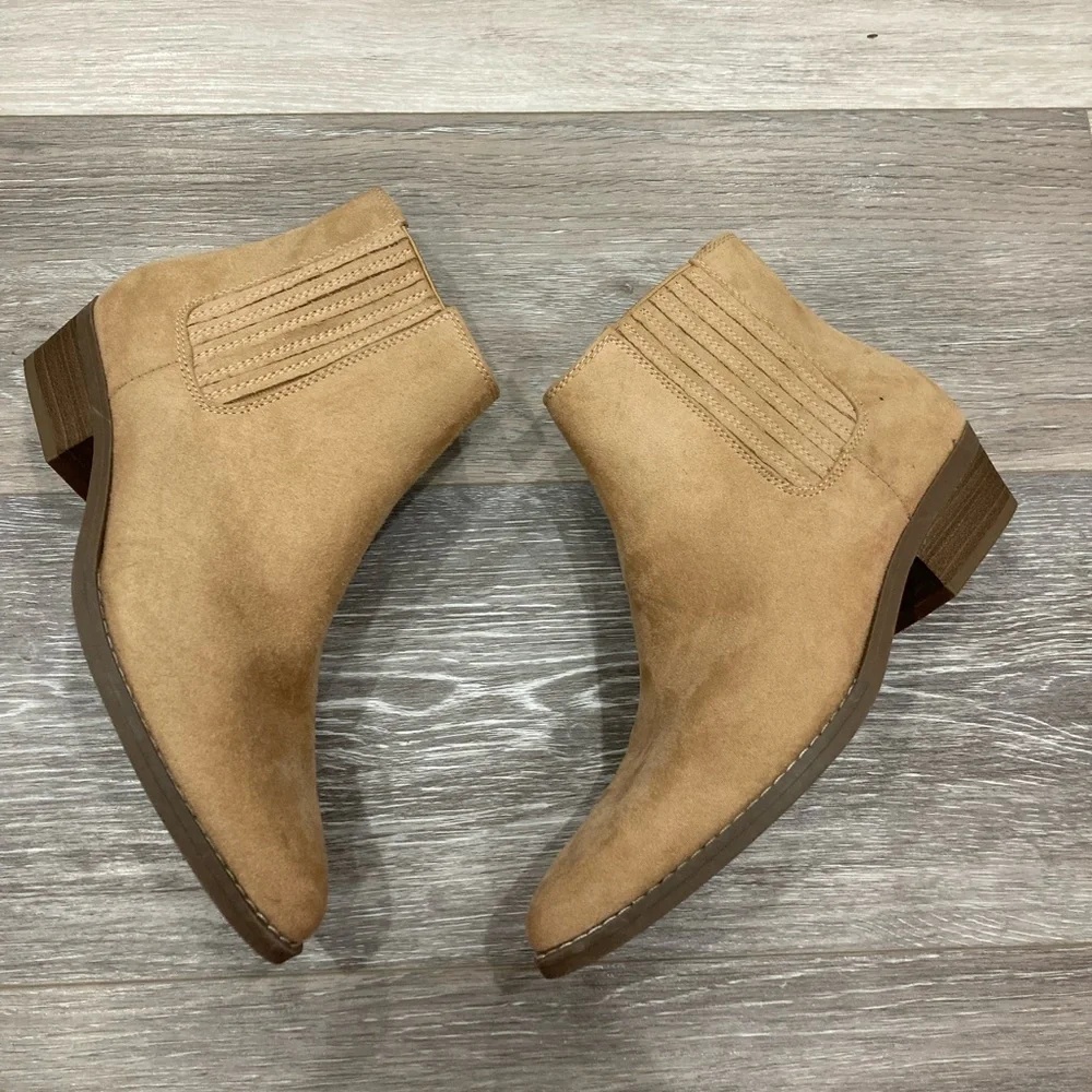 Universal Thread Tan Booties Western Slide on Size 6.5 - Picture 5 of 9